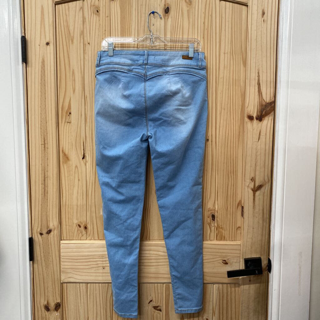 WOMENS ALMOST FAMOUS LT DENIM JEANS 13 NWT