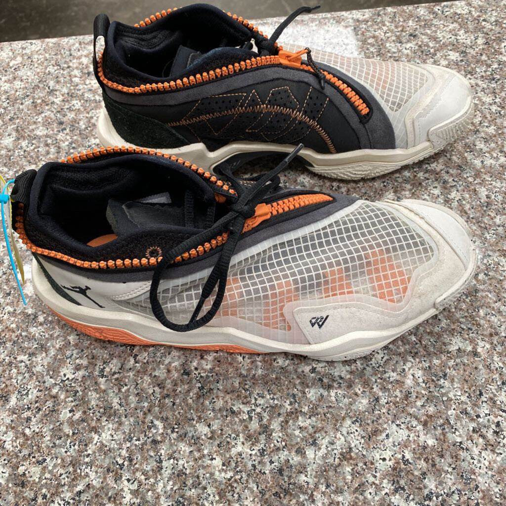 MENS JORDAN ORANGE/WHITE/BLK 9