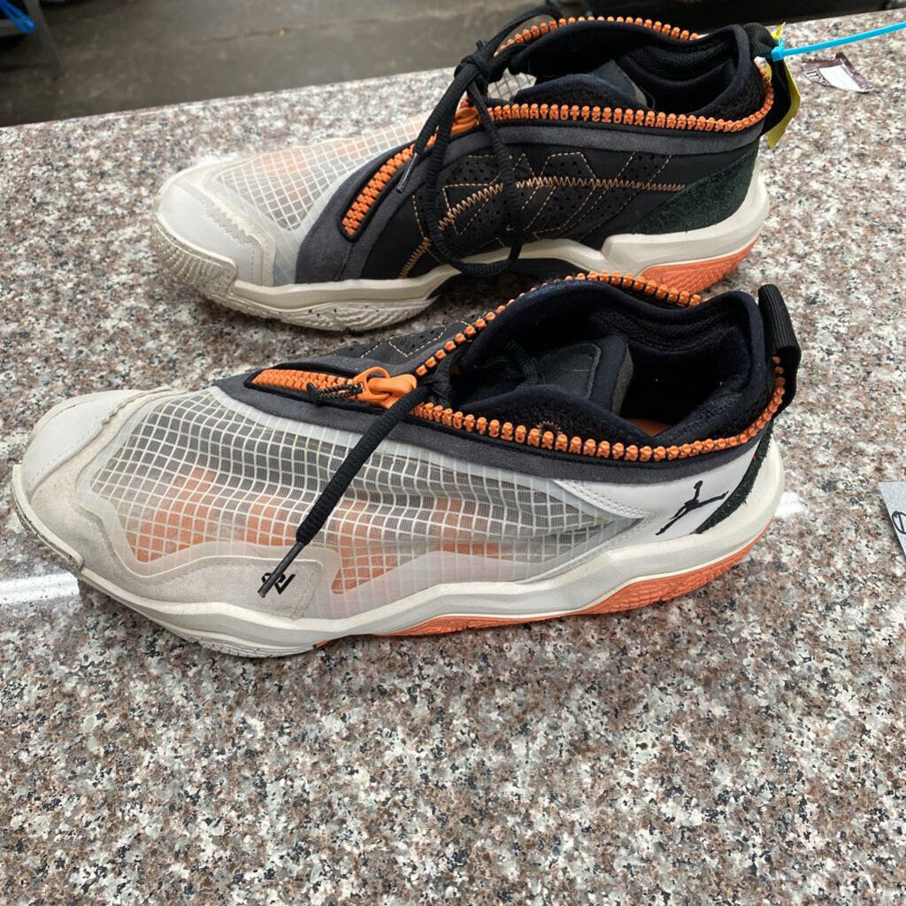 MENS JORDAN ORANGE/WHITE/BLK 9