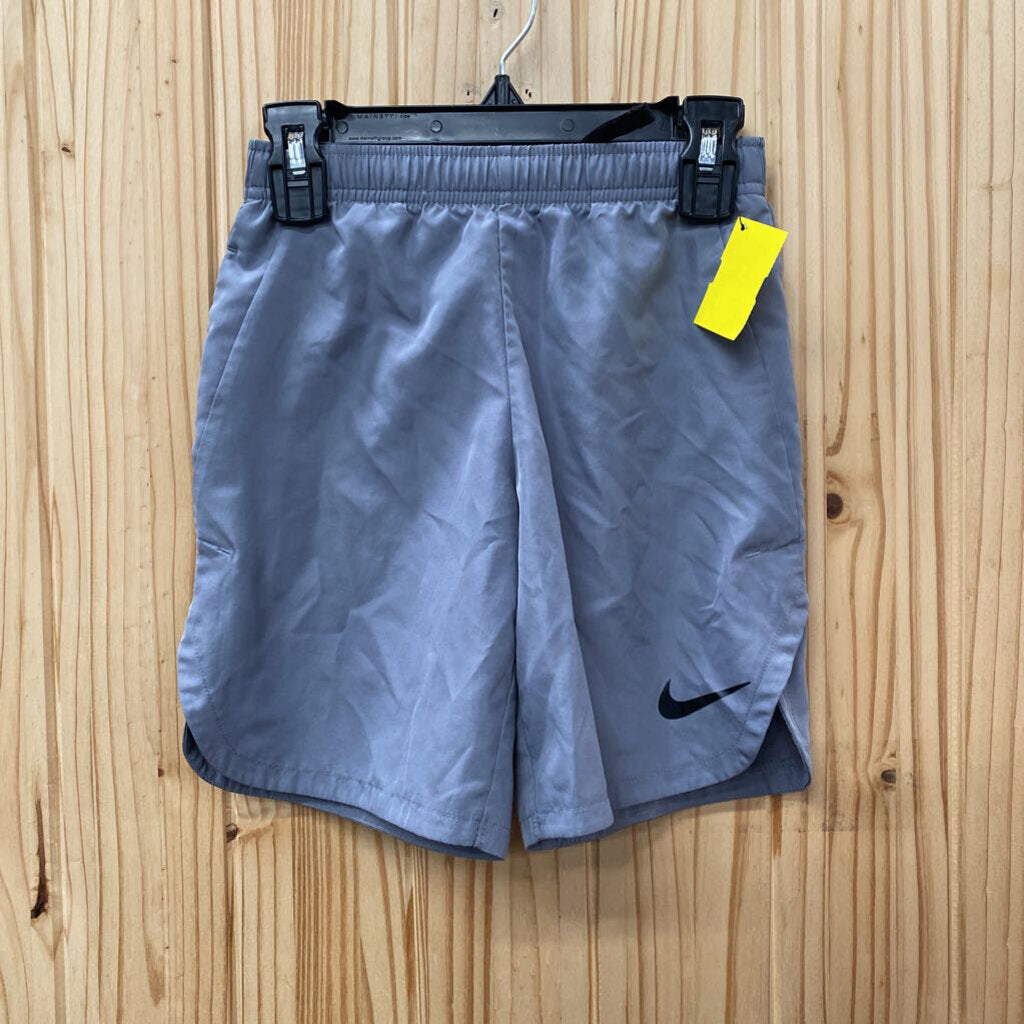 BOYS NIKE GREY SHORTS L 7