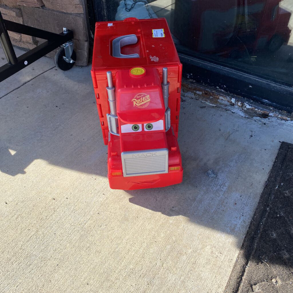 LIGHTNING MCQUEEN TRUCK