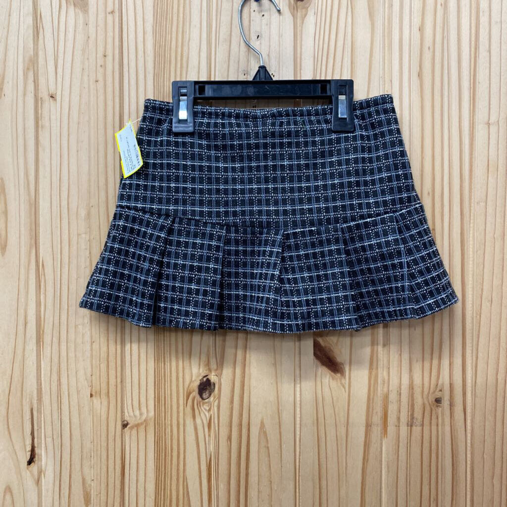 GIRLS XHILARTION BLK/WHITE PLAID SKORT M 7/8