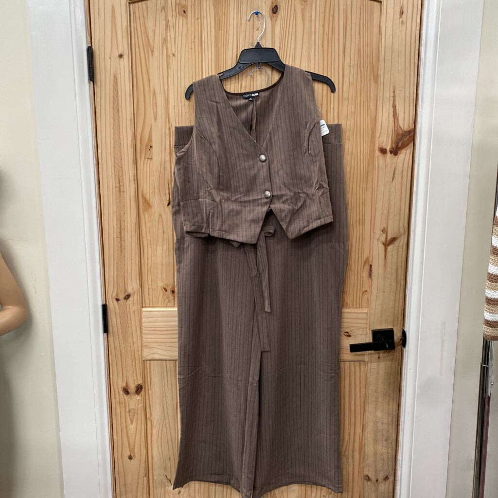 WOMENS FASHIONOVA 2PC SET DK TAUPE PINSTRIPE 1X NWT