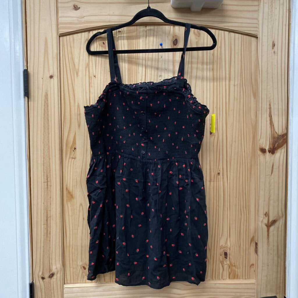 WOMENS TORRID SL BLK TOP W/STRAWBERRIES 4 NWT