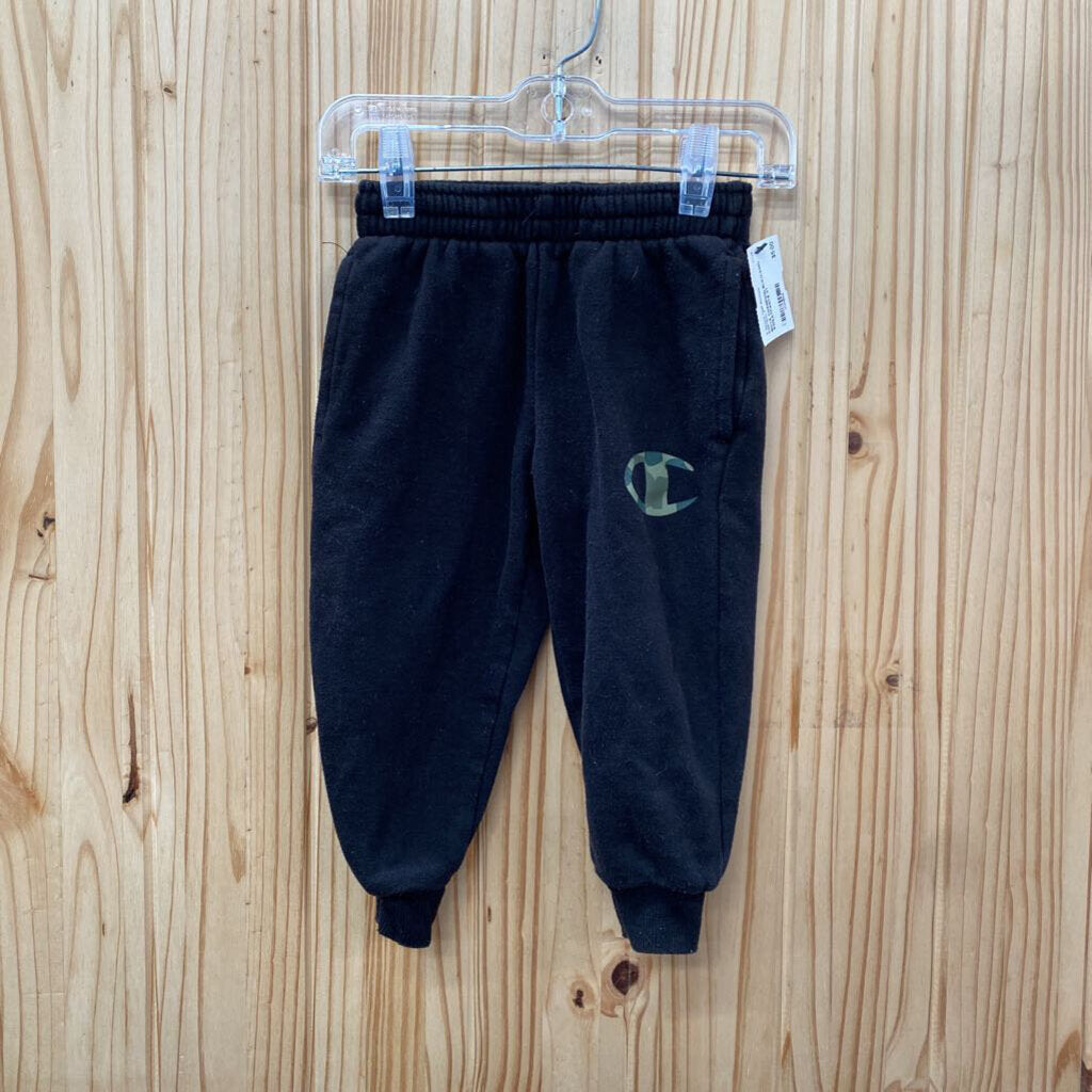 BOYS CHAMPION BLK/CAMO SWEATPANTS 3T