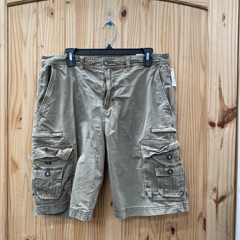 MENS BKE OLIVE GREEN CARGO SHORTS 34