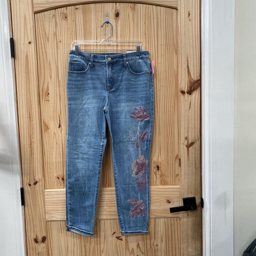 WOMENS CHICOS JEANS W/FLOWERS 6R NWT