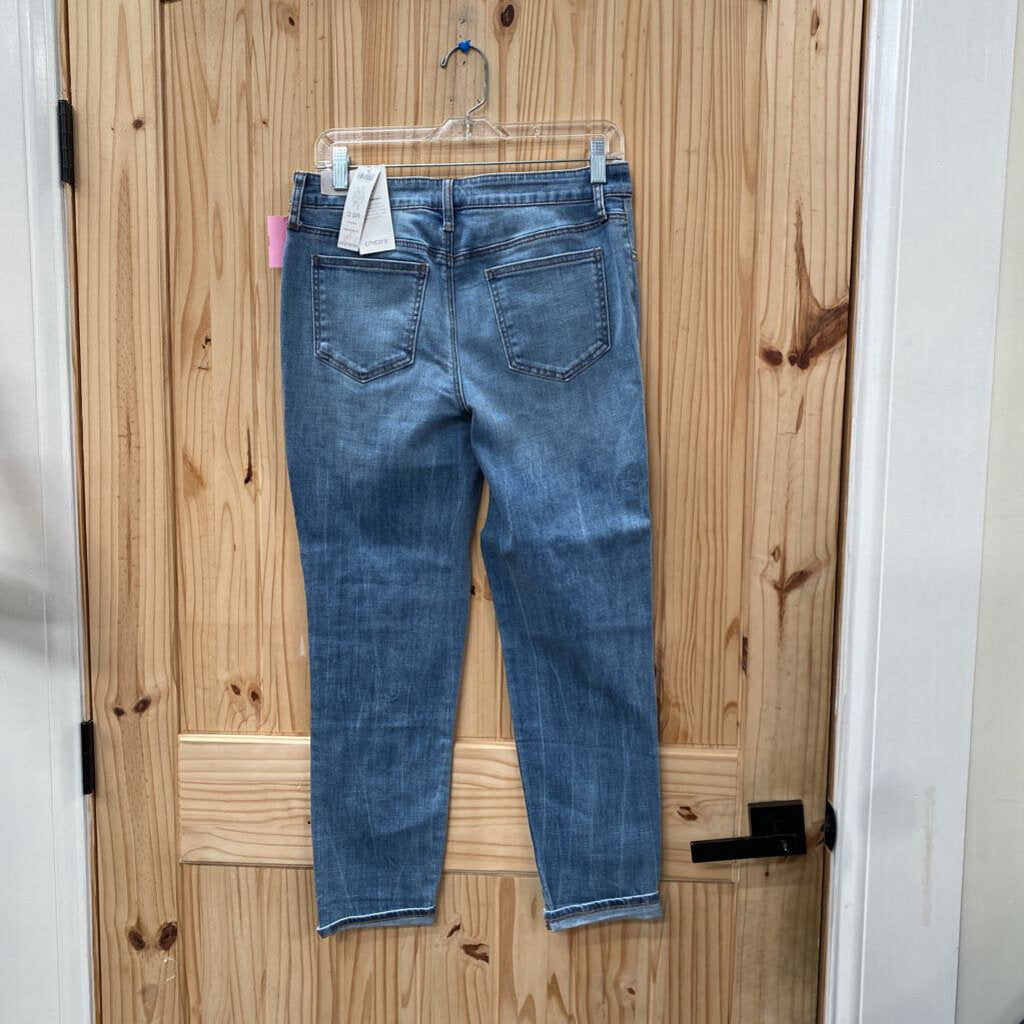 WOMENS CHICOS JEANS W/FLOWERS 6R NWT