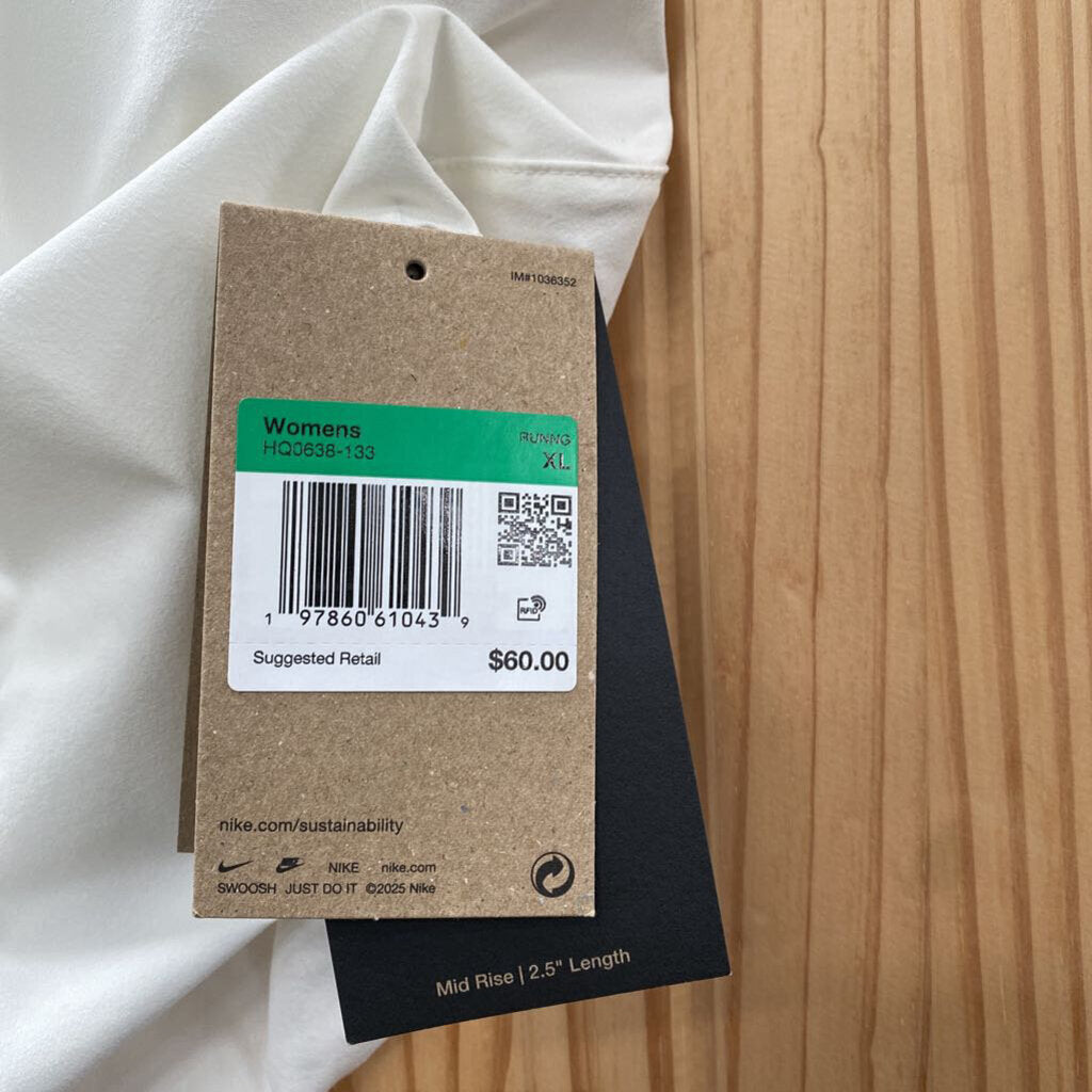 WOMENS NIKE RUNNING SWIFT WHITE SHORTS XL NWT