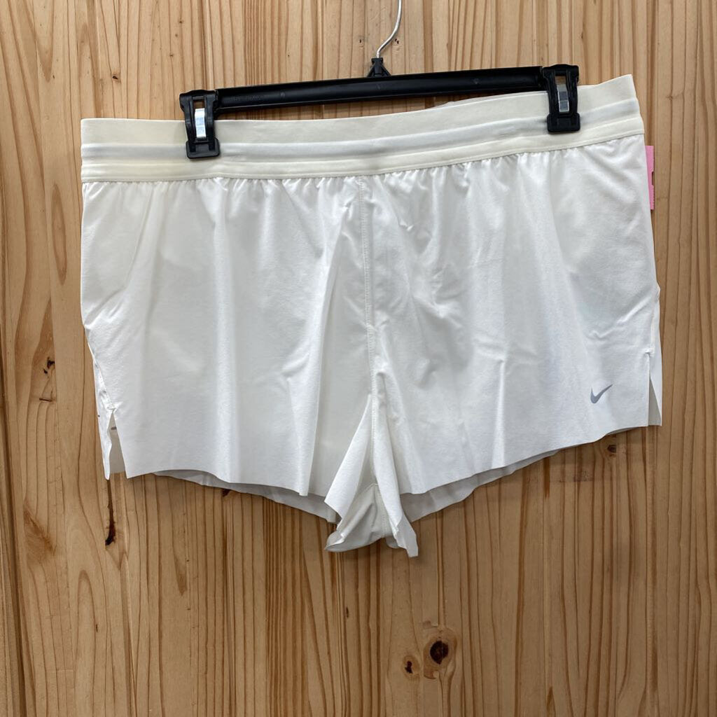 WOMENS NIKE RUNNING SWIFT WHITE SHORTS XL NWT