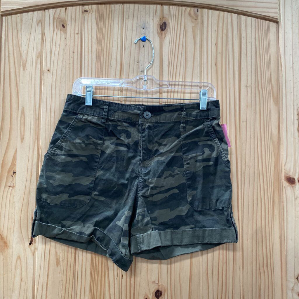 WOMENS SOCIAL STANDARD GREEN CAMO SHORTS S