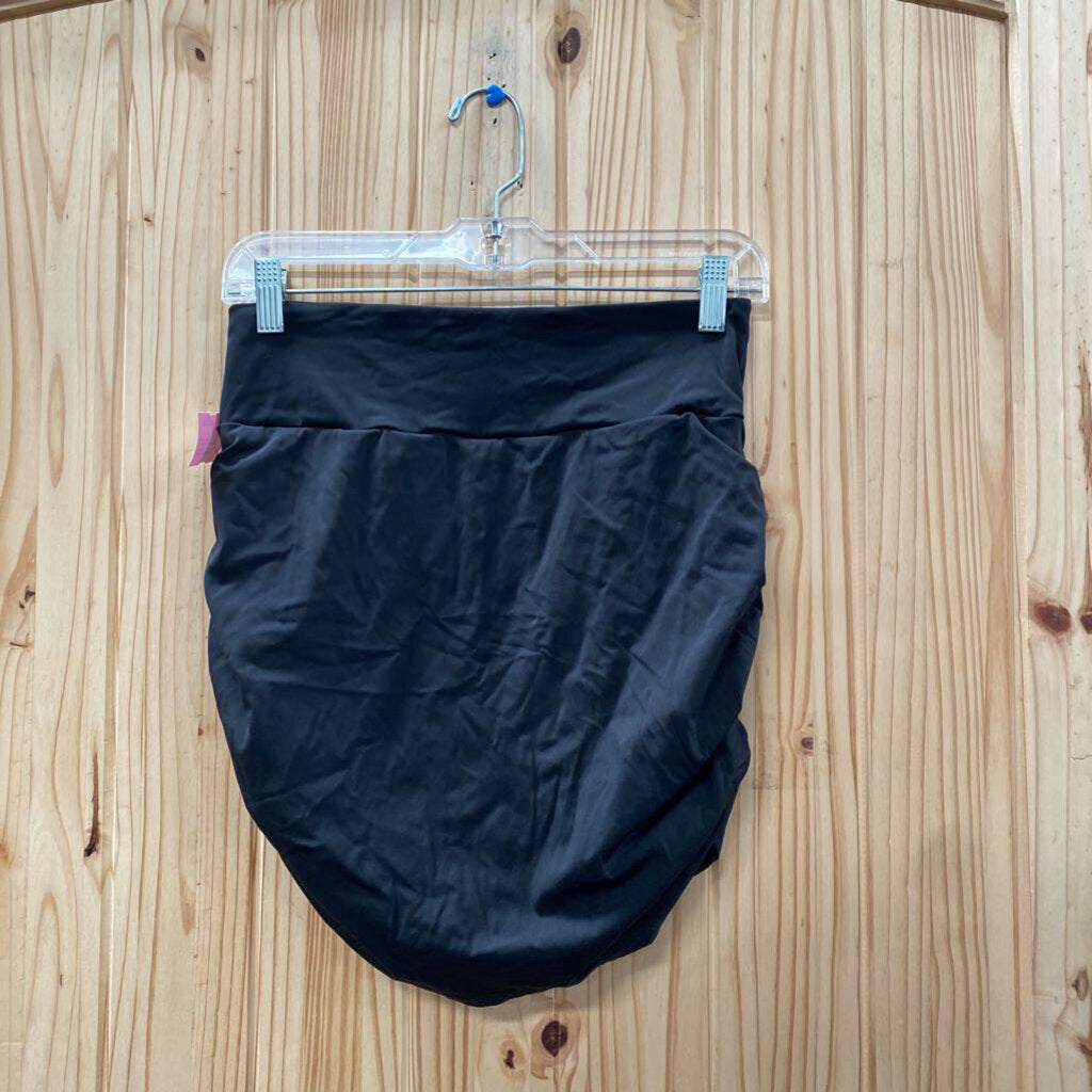 WOMENS HALARA BLK SKORT M NWT