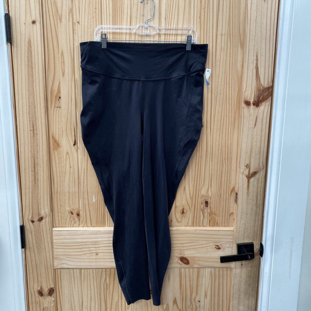 WOMENS LULULEMON BLK PANTS 16
