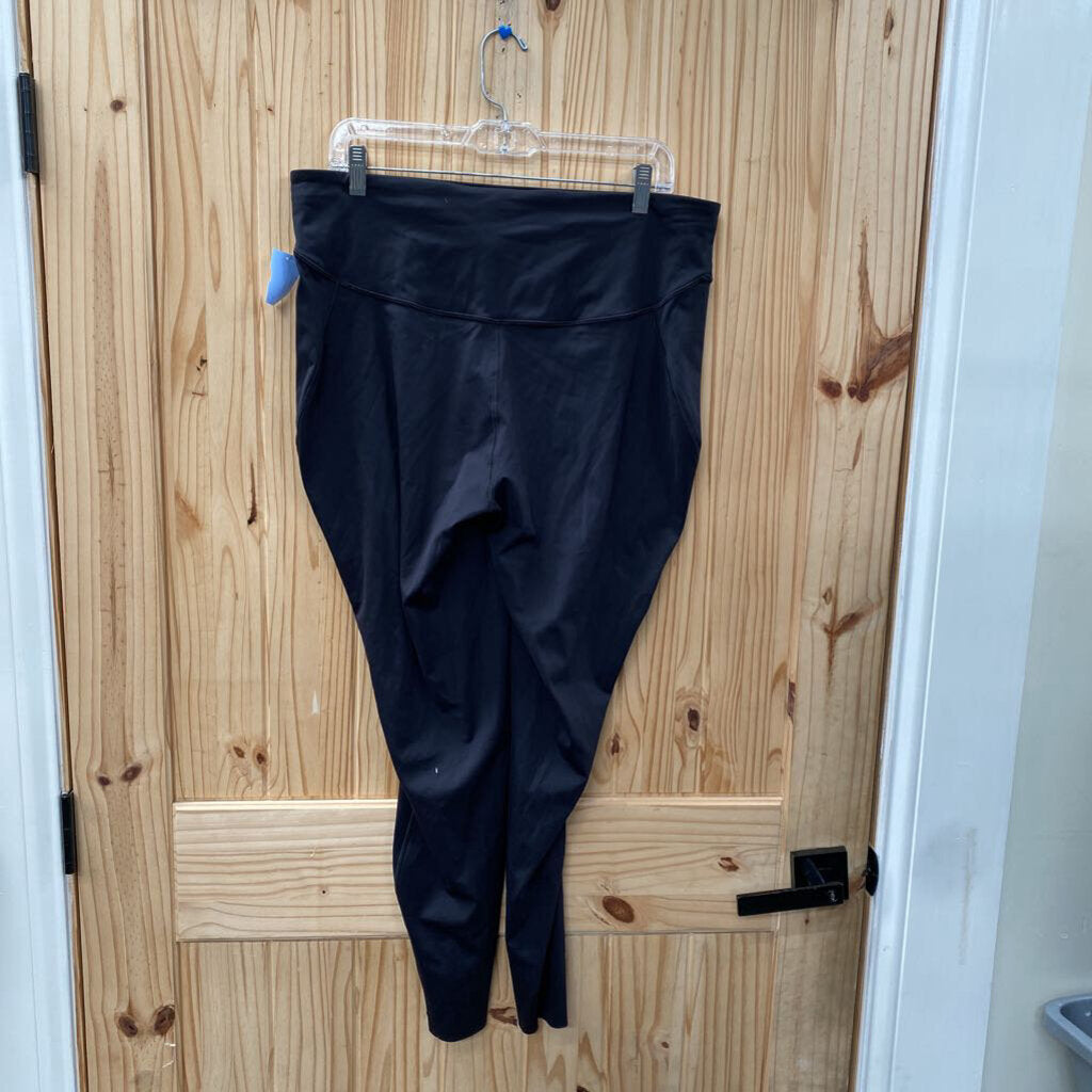 WOMENS LULULEMON BLK PANTS 16