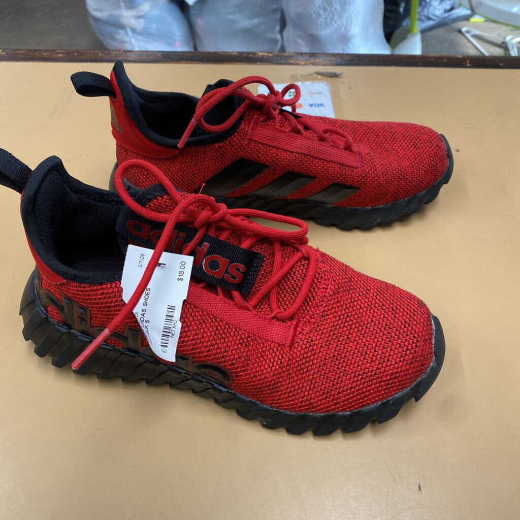 BOYS ADIDAS SHOES RED/BLK 5