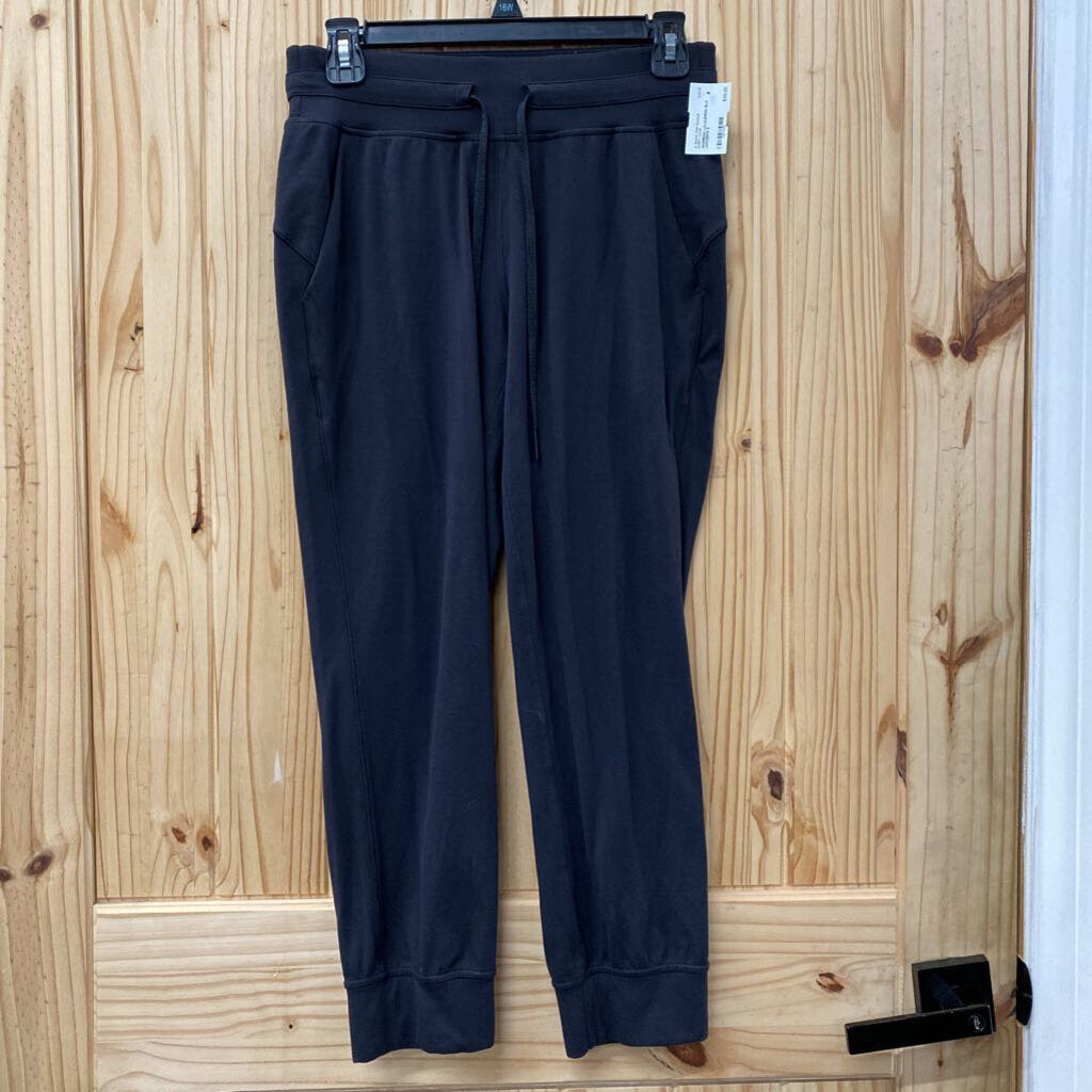 WOMENS LULULEMON BLK JOGGERS 6