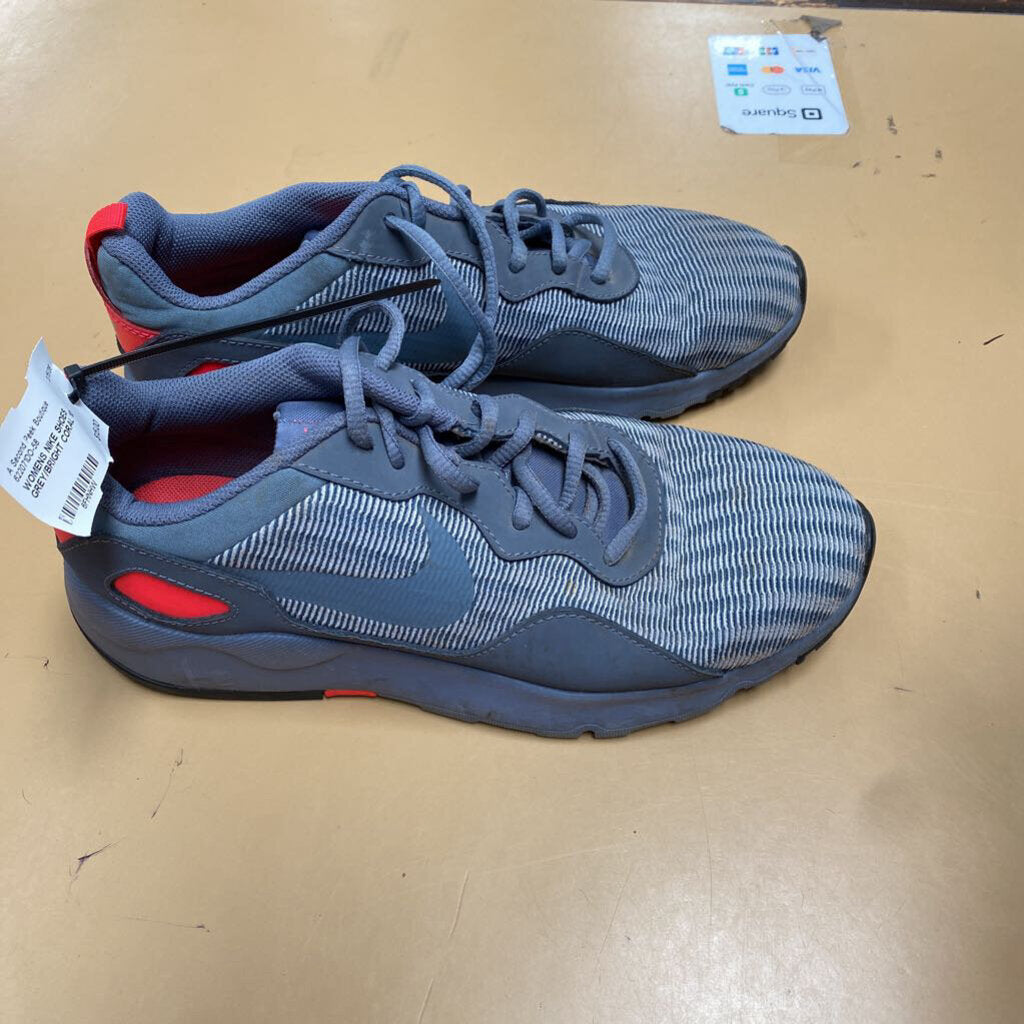 WOMENS NIKE SHOES GREY/BRIGHT CORAL 10