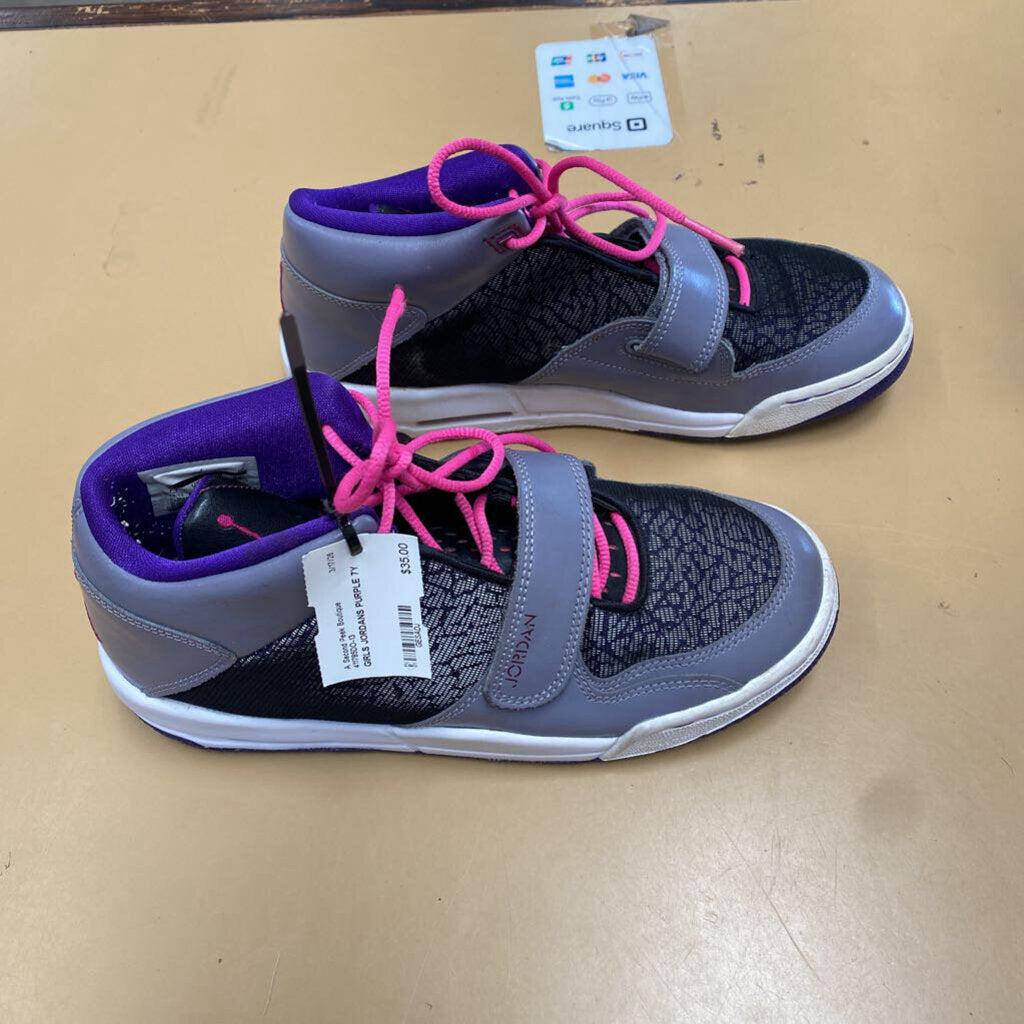 GIRLS JORDANS PURPLE 7Y