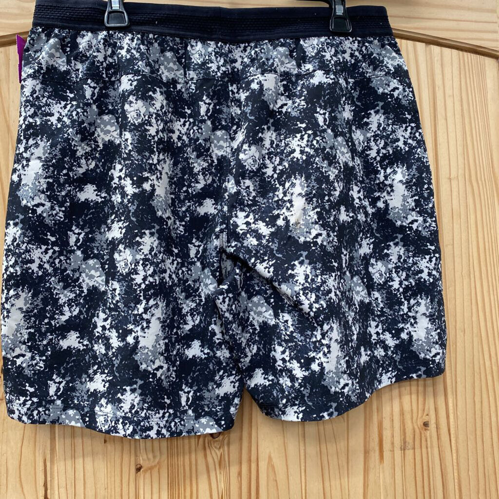 FABLETICS MENS SHORTS BLK.WHITE L