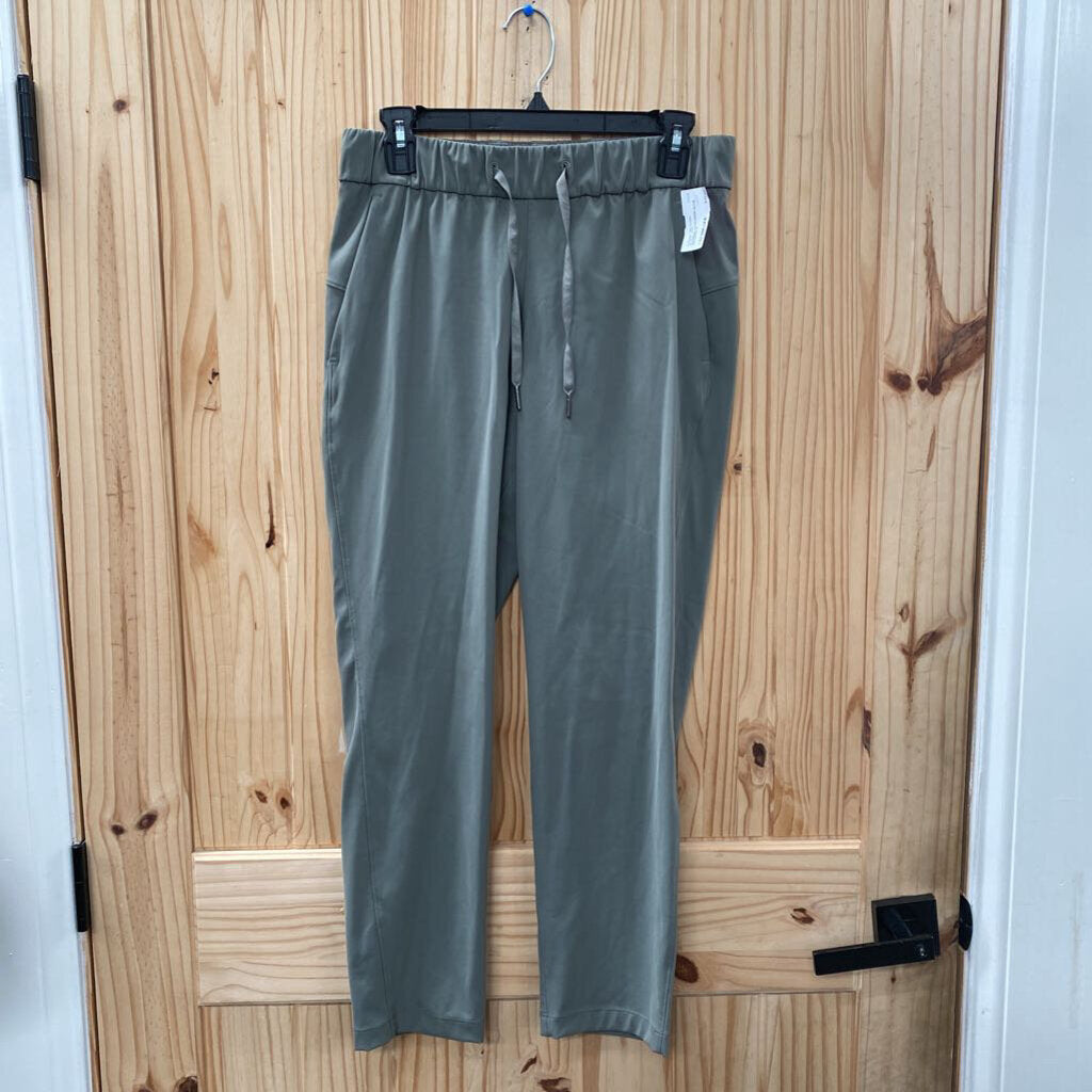 WOMENS LULULEMON OLIVE JOGGERS 6
