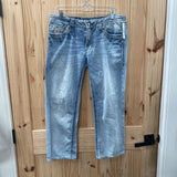 WOMENS ROCK REVIVAL LT DENIM CAPRIS 32 (STAIN @ BACK)