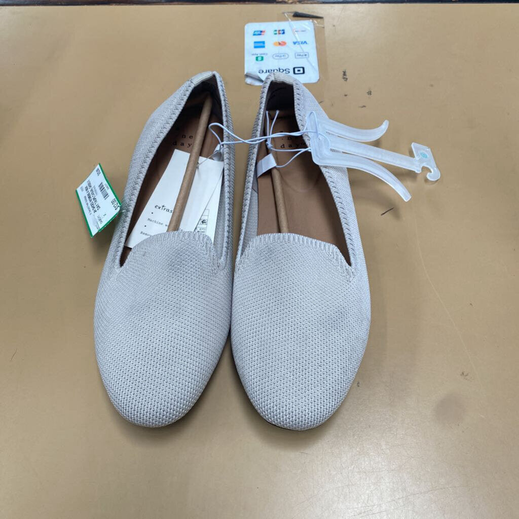 WOMENS A NEW DAY TAUPE CASUAL SHOES 8 NWT