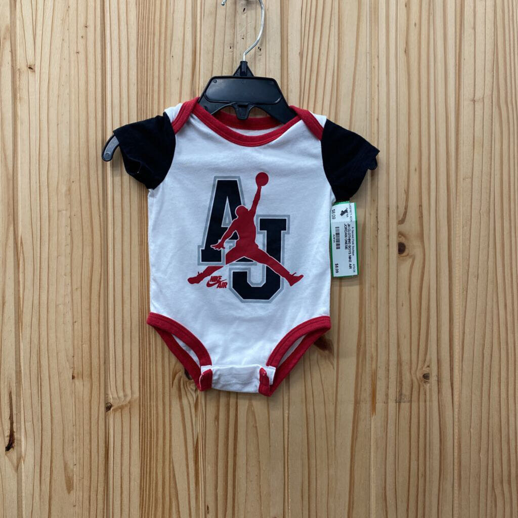BOYS NIKE AIR JORDAN ONESIE RED/WHITE/BLK 0/3M