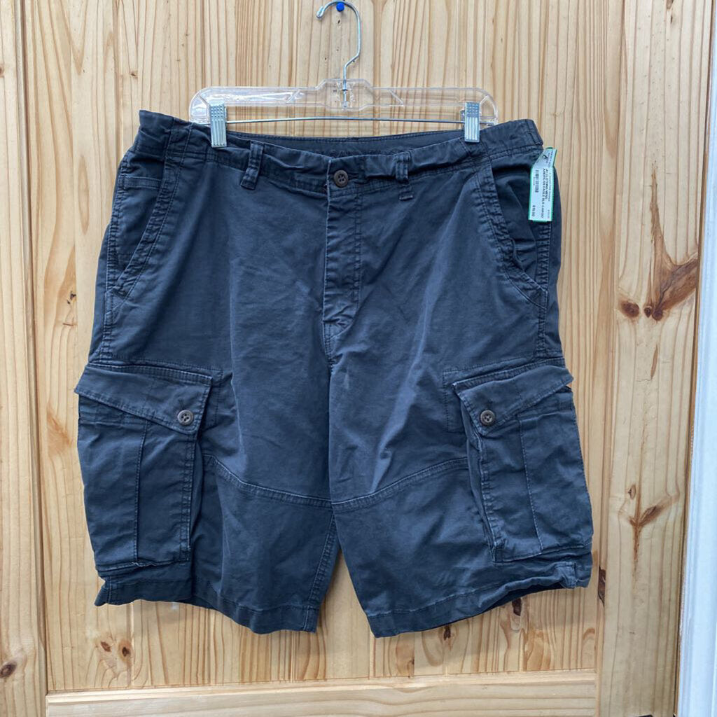 MENS AMERICAN EAGLE BLK CARGO SHORTS 36
