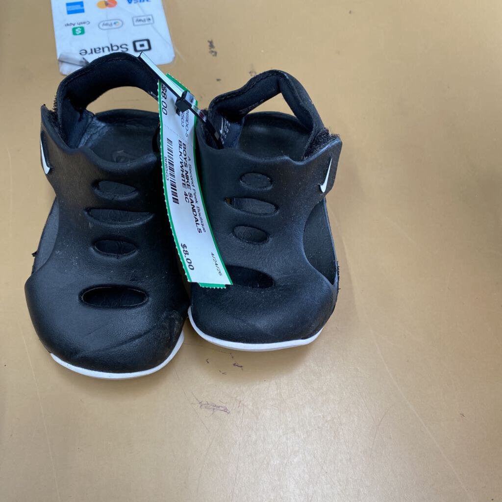 BOYS NIKE SANDALS BLK/WHITE 4C