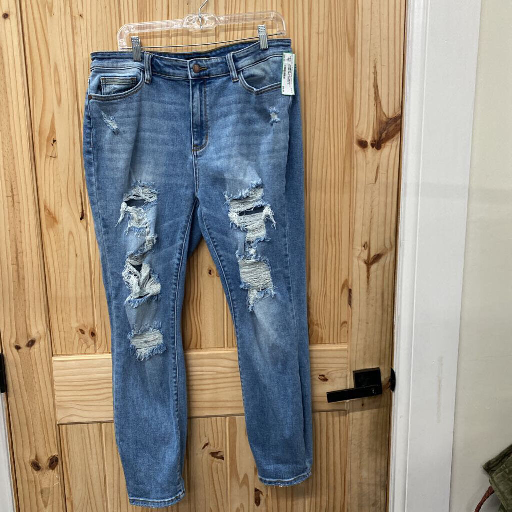 WOMENS JUDY BLUE LT DENIM DIST. JEANS 13