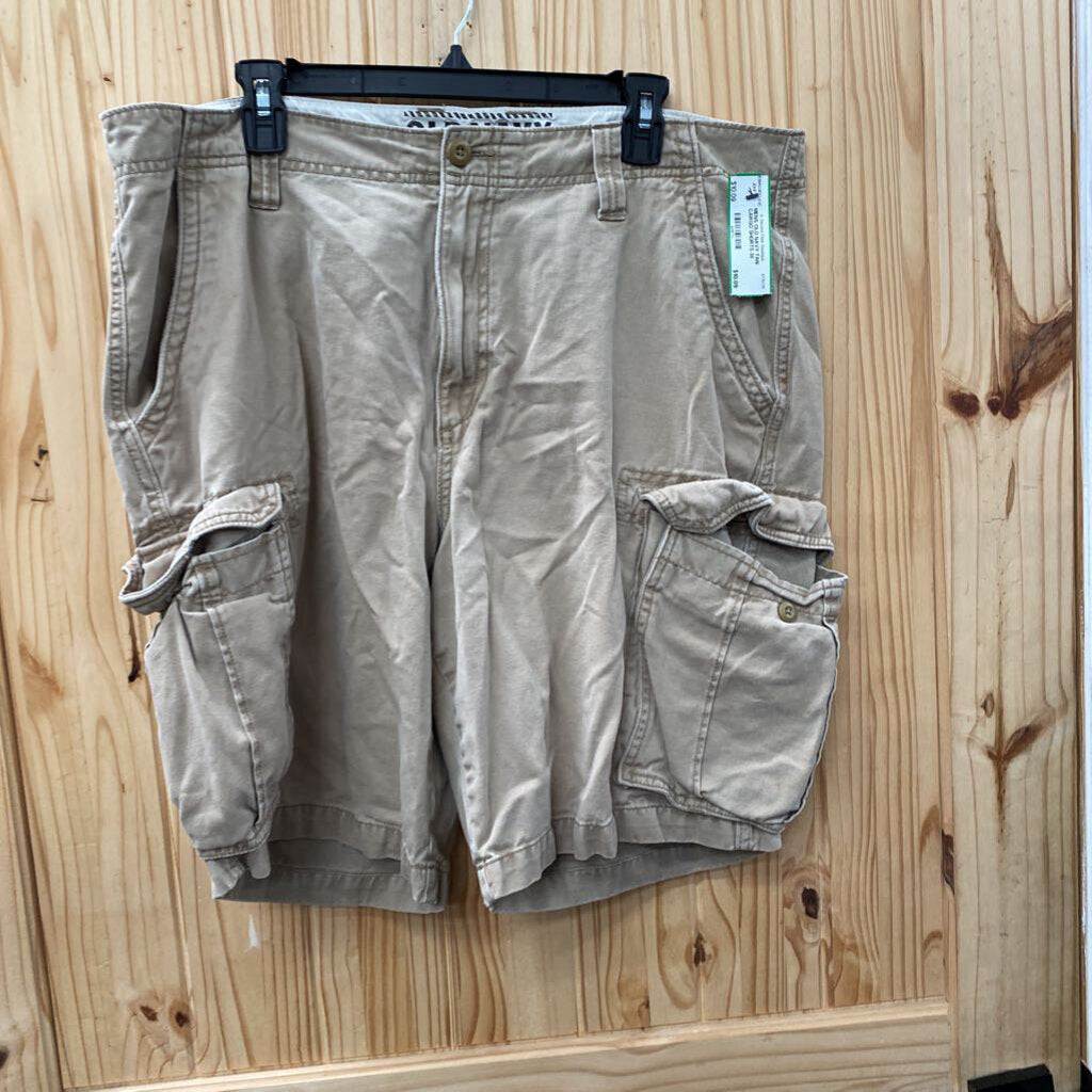MENS OLD NAVY TAN CARGO SHORTS 38