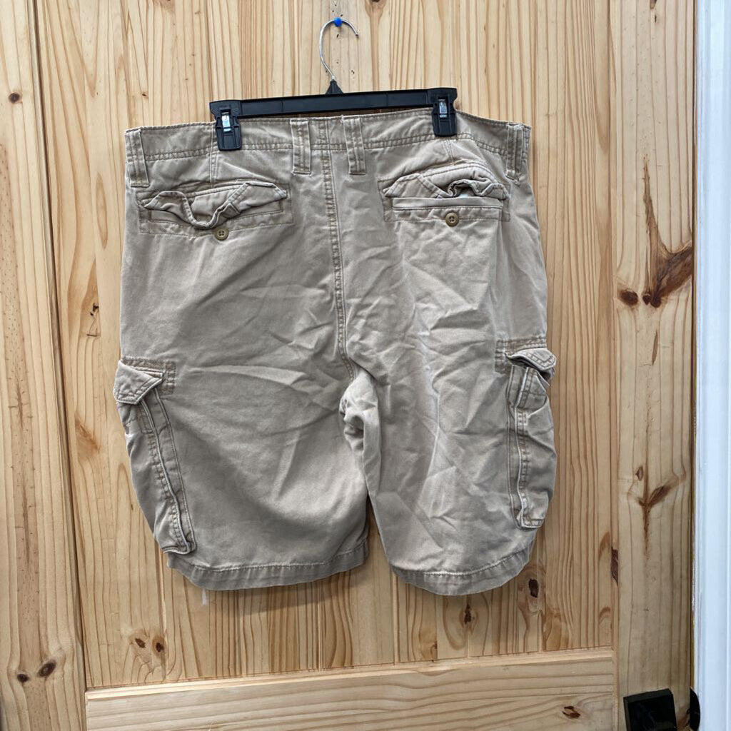 MENS OLD NAVY TAN CARGO SHORTS 38