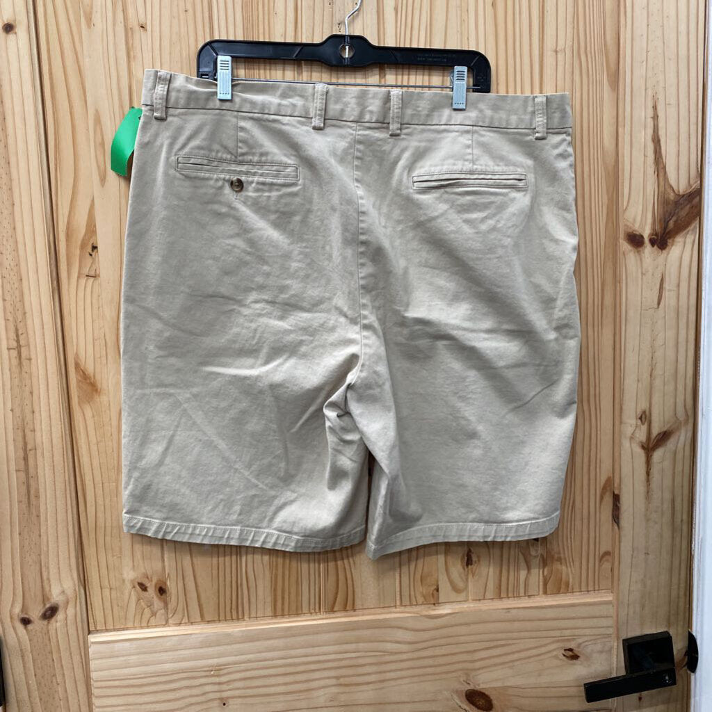 MENS OLD NAVY TAN SHORTS 40