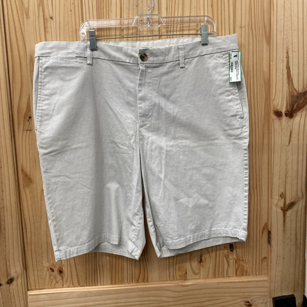 MENS OLD NAVY WHITE/TAN SHORTS 40