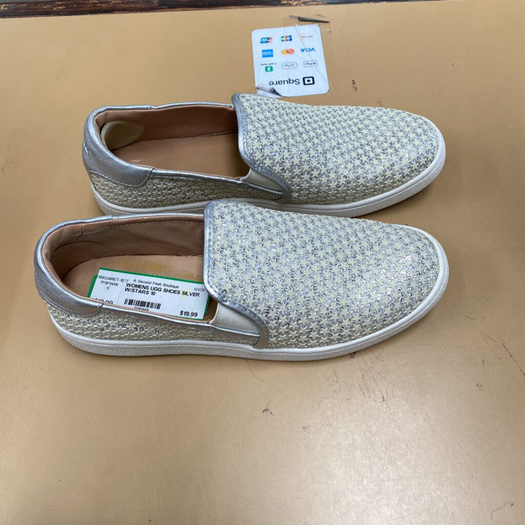 WOMENS UGG SHOES SILVER W/STARS 10