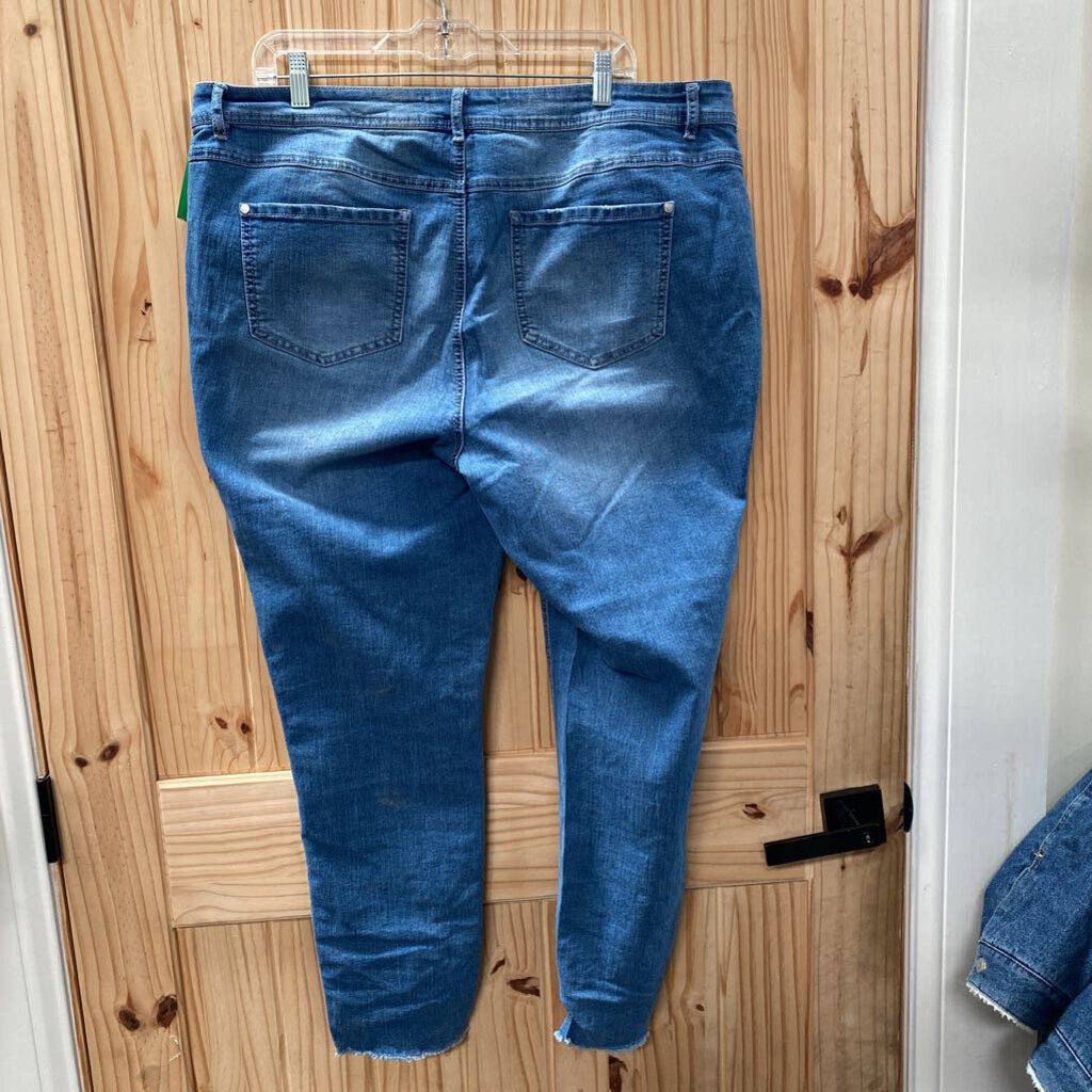 WOMENS EST. 1946 DENIM JEANS W/GEMS 18W