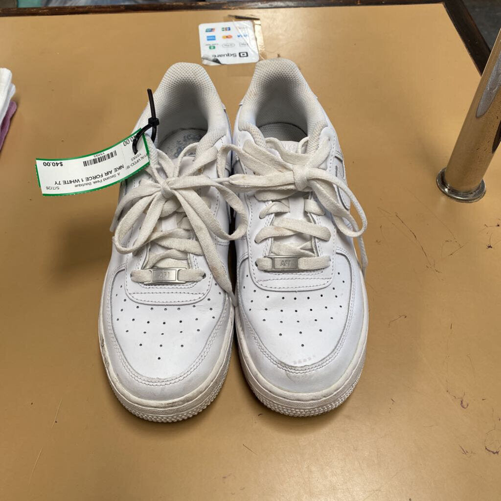 NIKE AIR FORCE 1 WHITE 7Y