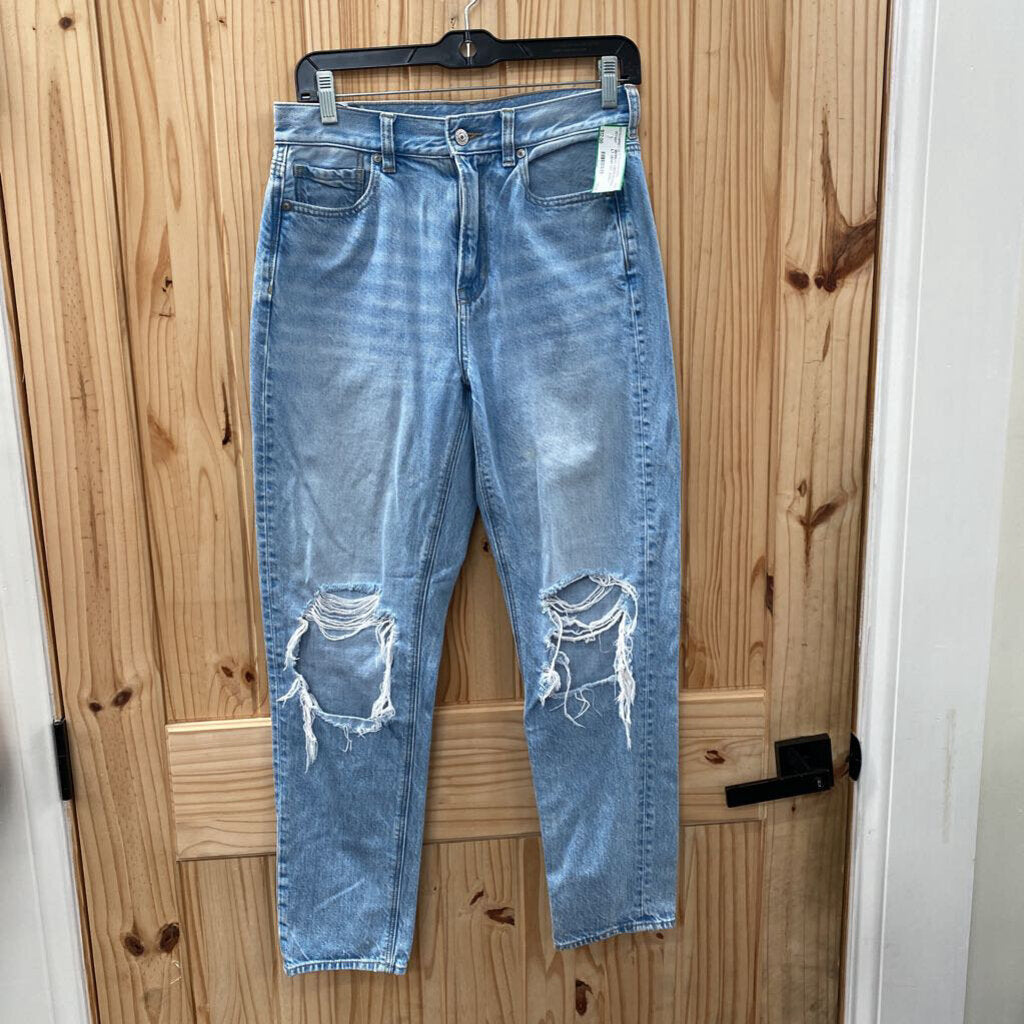 WOMENS AMERICAN EAGLE LT DENIM DIST. JEANS 4 REGULAR