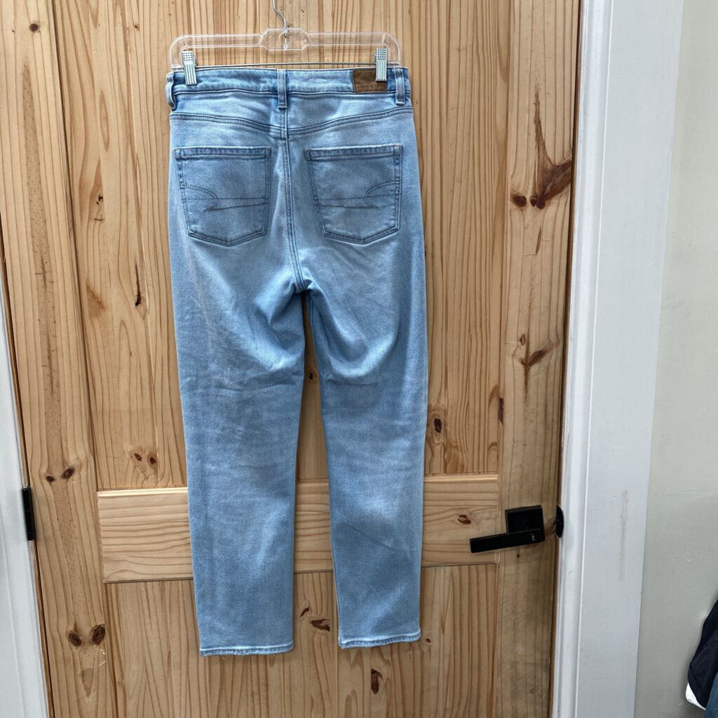 WOMENS AMERICAN EAGLE LT DENIM DIST. JEANS 4 REGULAR