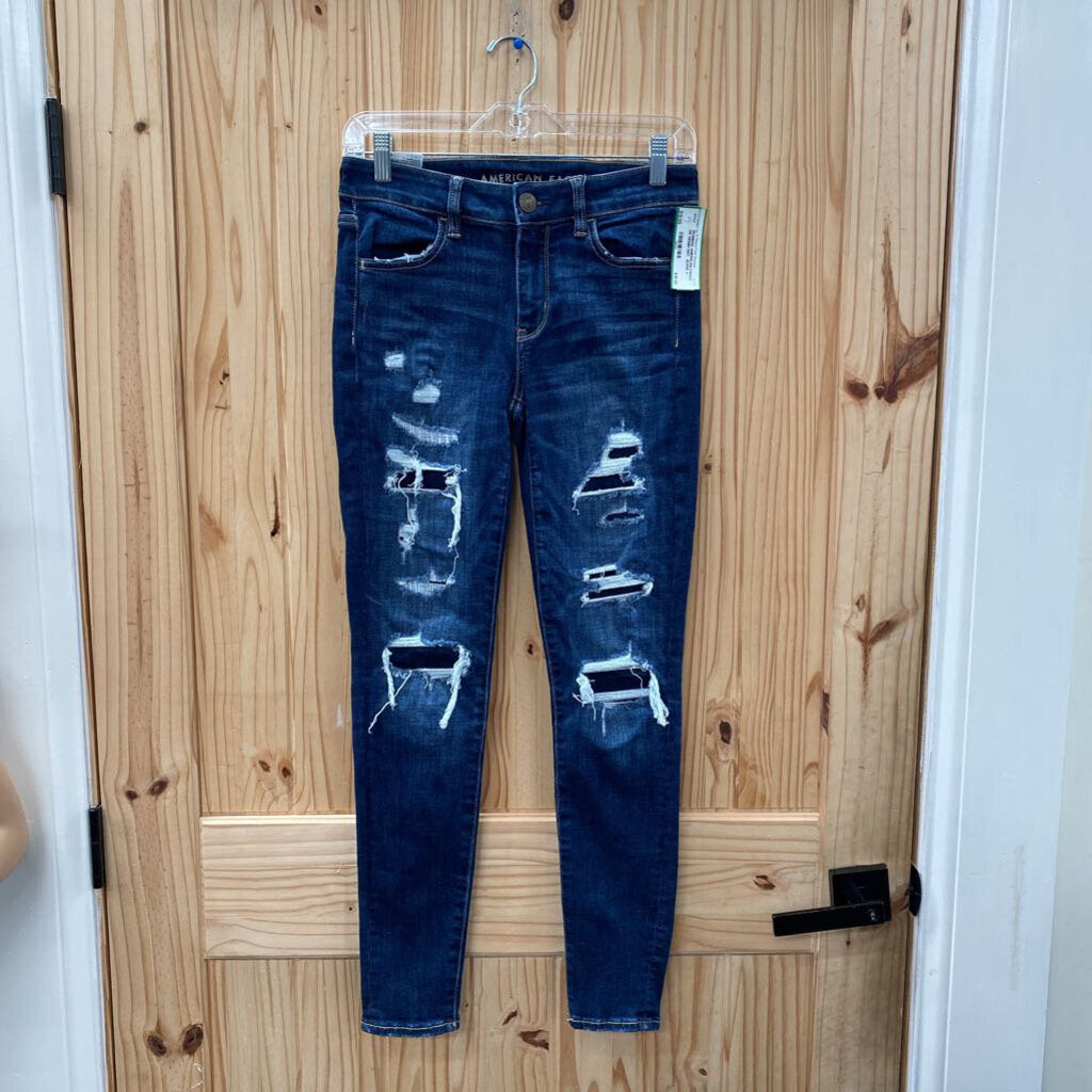 WOMENS AMERICAN EAGLE DK DENIM DIST. JEANS 4 REGULAR