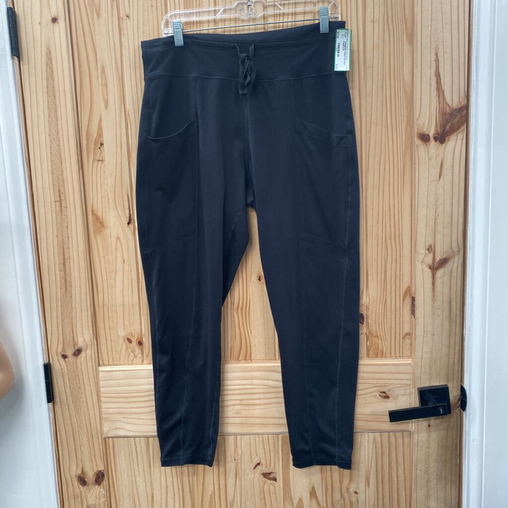 WOMENS FABLETICS BLK PANTS M