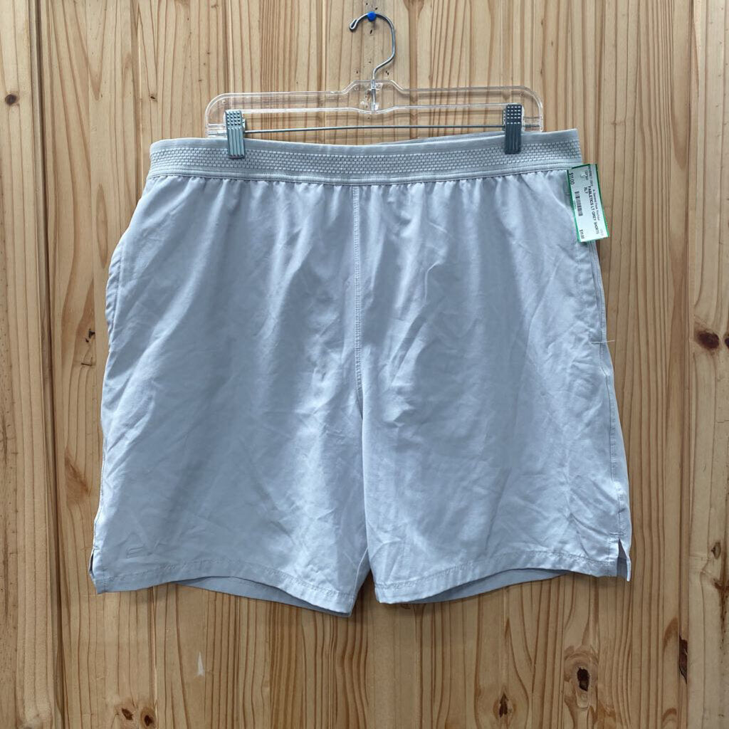 FABLETICS LT GREY SHORTS XL?