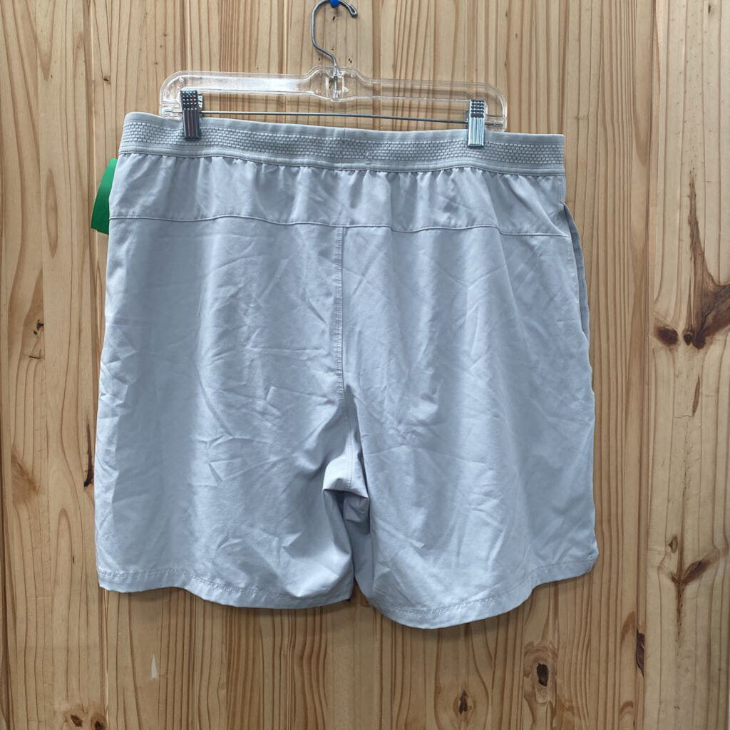 FABLETICS LT GREY SHORTS XL?
