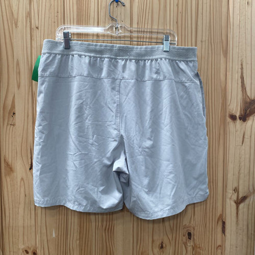 FABLETICS LT GREY SHORTS XL?