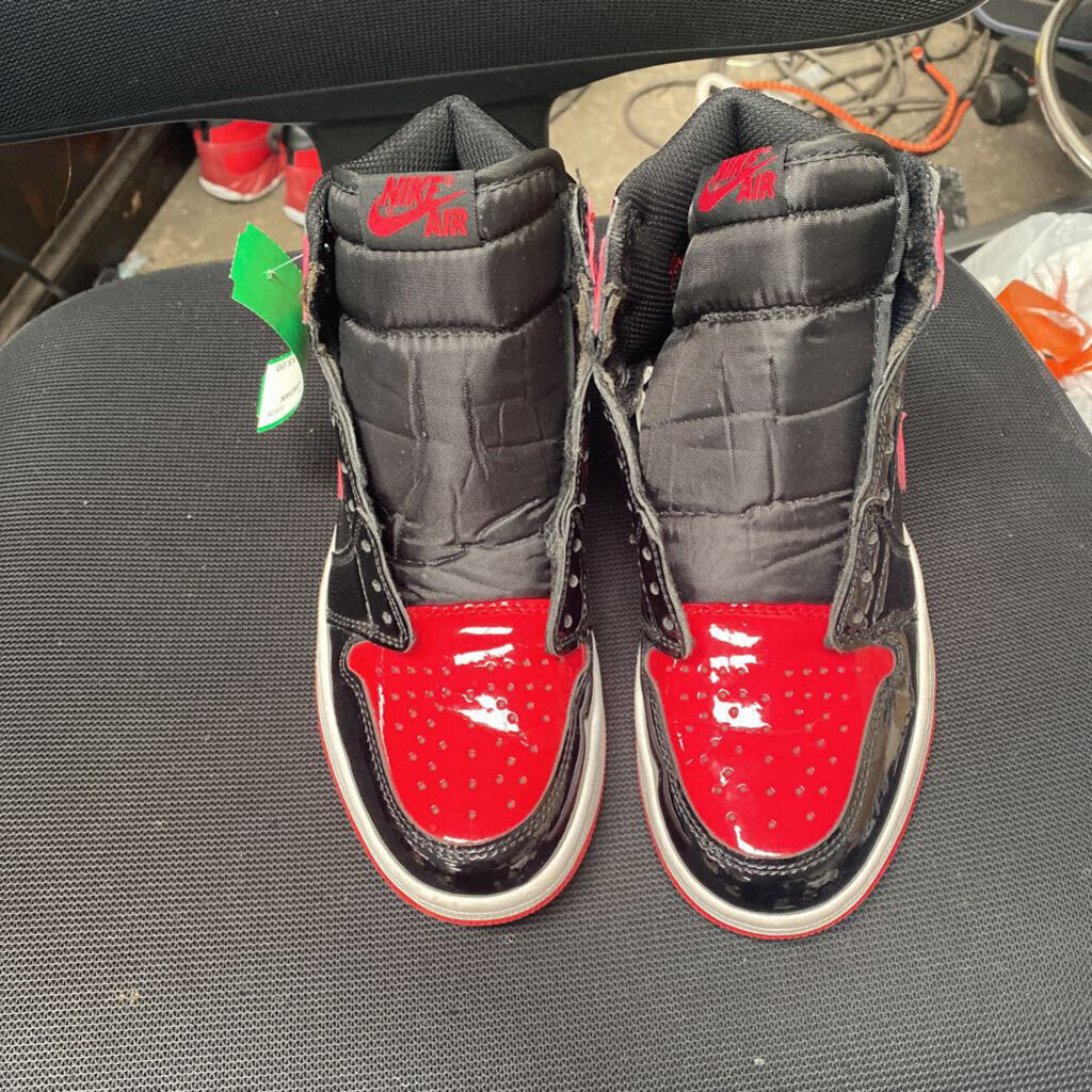 WOMENS NIKE AIR JORDAN RED/BLK HIGH TOPS