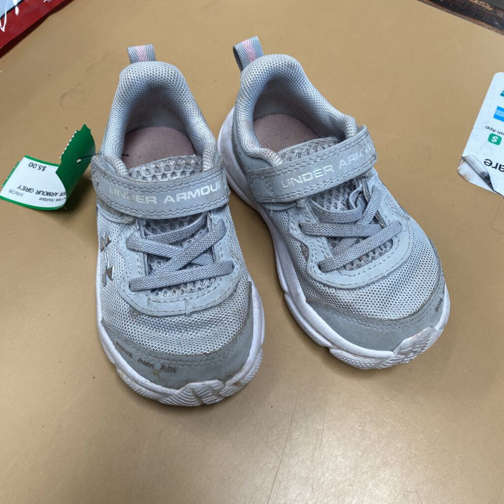 GIRLS UNDER ARMOUR GREY SHOES 6K