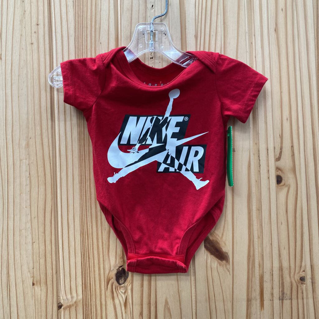 BOYS NIKE AIR JORDAN RED/WHITE/BLK ONESIE 0/3M