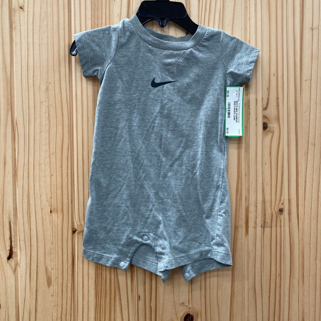BOYS NIKE ROMPER GREY/WHITE 0/6M