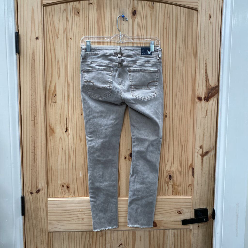 WOMENS AMERICAN EAGLE LT BROWN DENIM DIST. JEANS 4