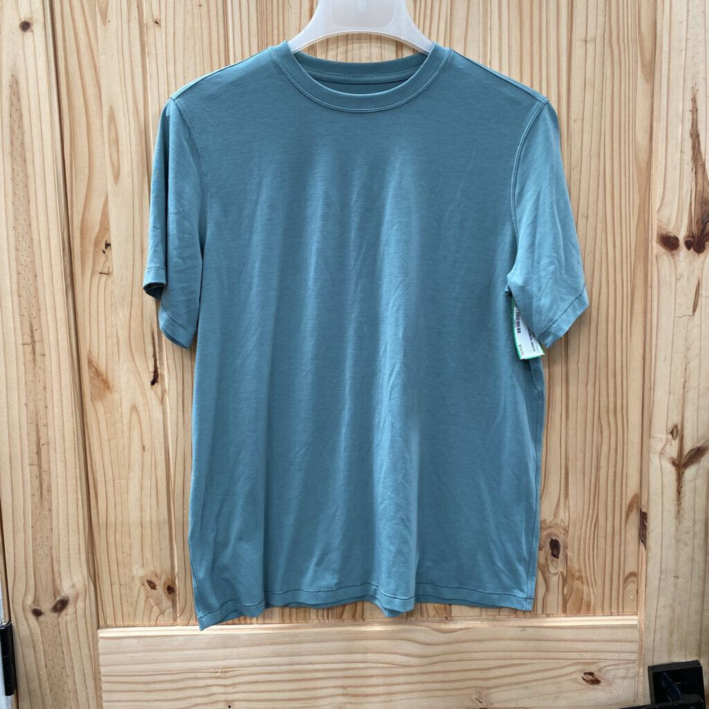 WOMENS LULULEMON GREEN SHIRT